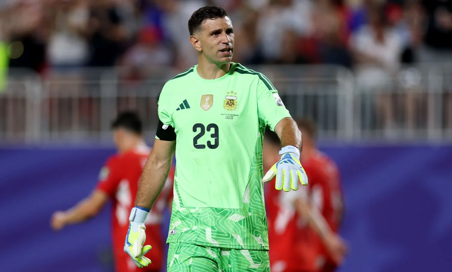 Emiliano Martinez in action