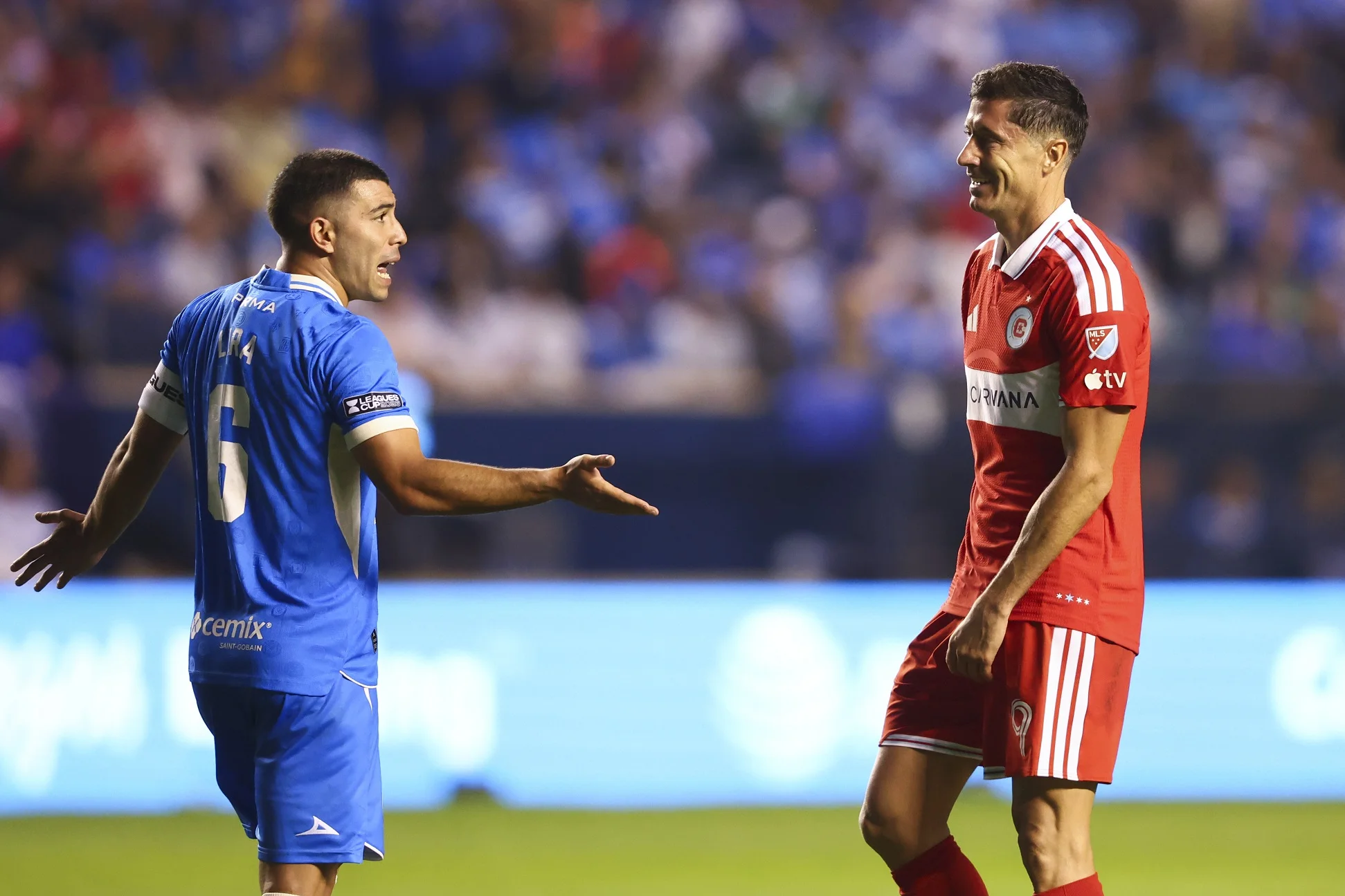 Robert Lewandowski #9 of the Chicago Fire FC and Érik Lira #6 of Cruz Azul